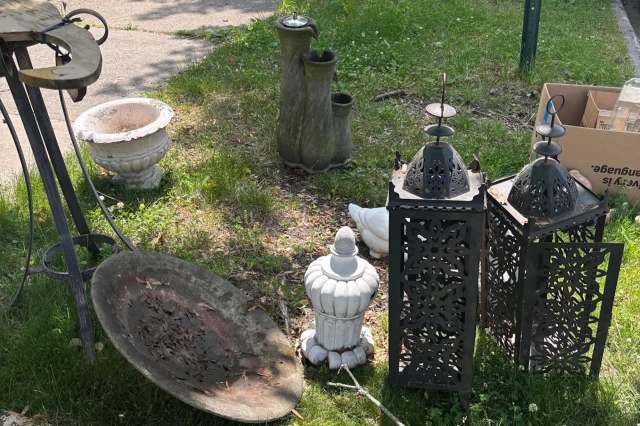 Their discovery shines a light on the growing trend of curbside treasure hunting.