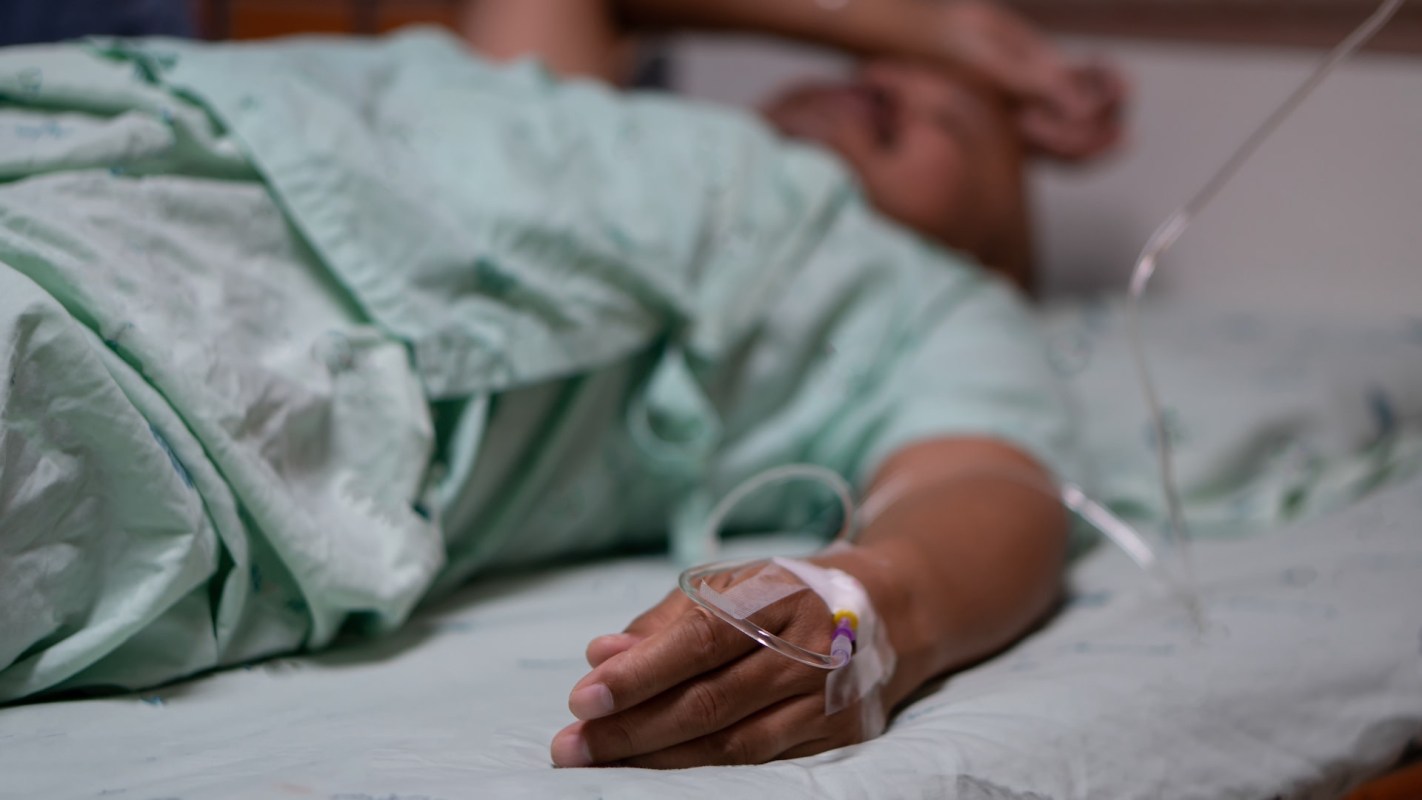 It can result in a sudden fever, skin wounds or ulcers, swollen lymph nodes, headaches and chills.