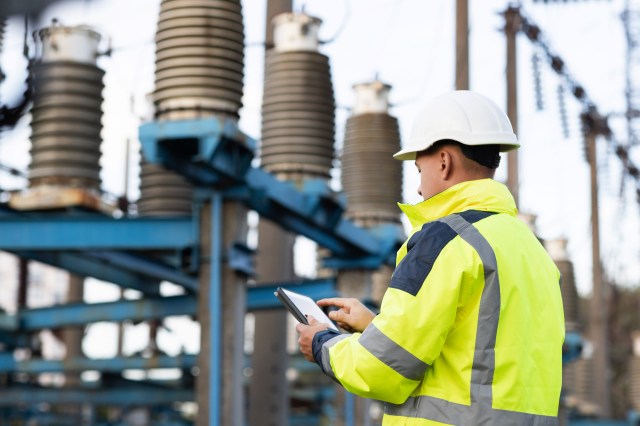 "We showed that it’s possible to make, on a large scale, ... fuel cells that will stay strong and stable under intense conditions."