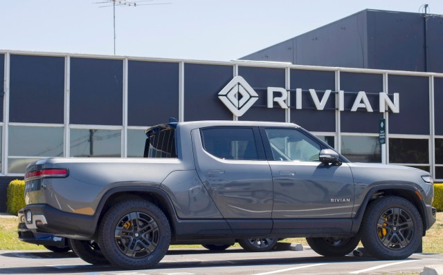 The plant promises to produce 7,500 new jobs.