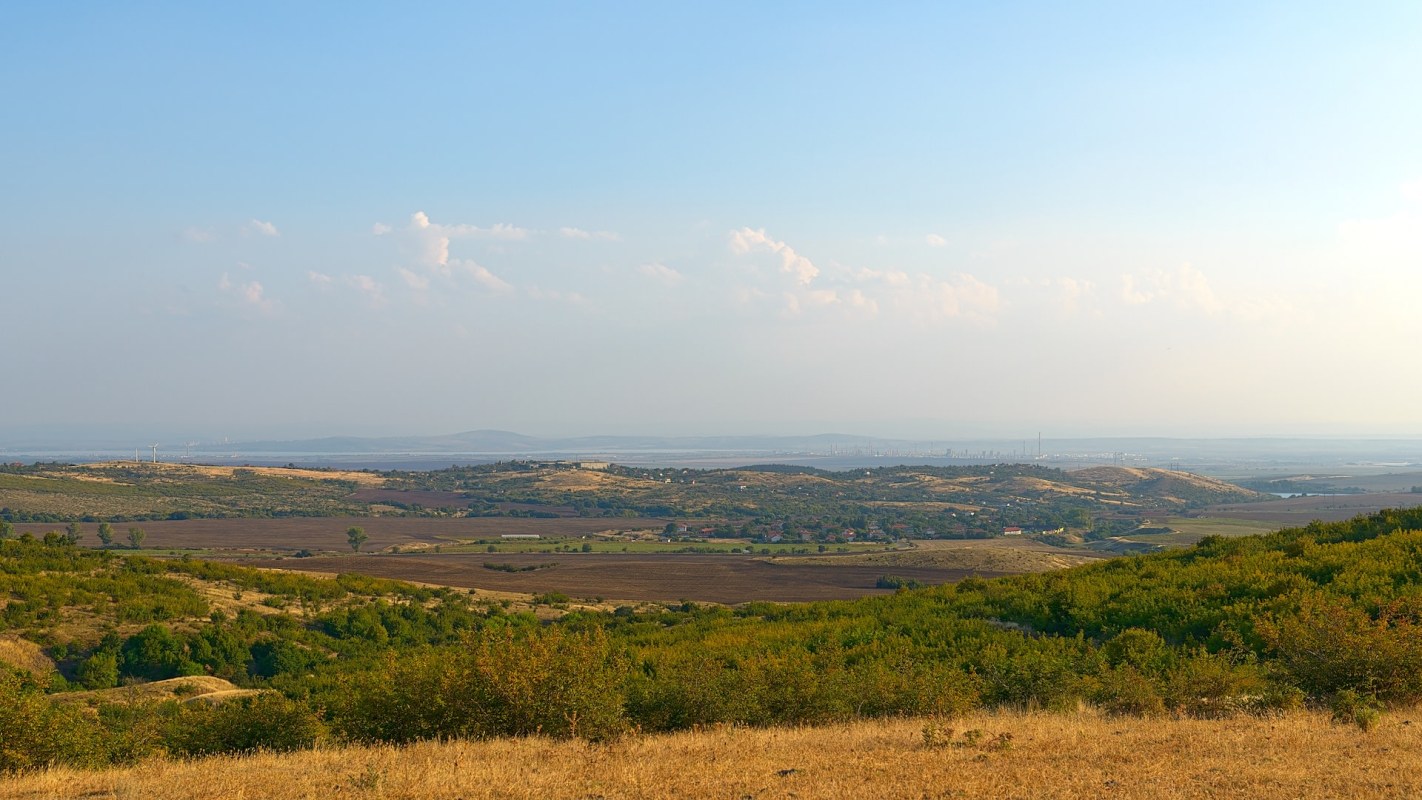 It's a "merchant operation," meaning it doesn’t depend on government subsidies or long-term power-purchase agreements.