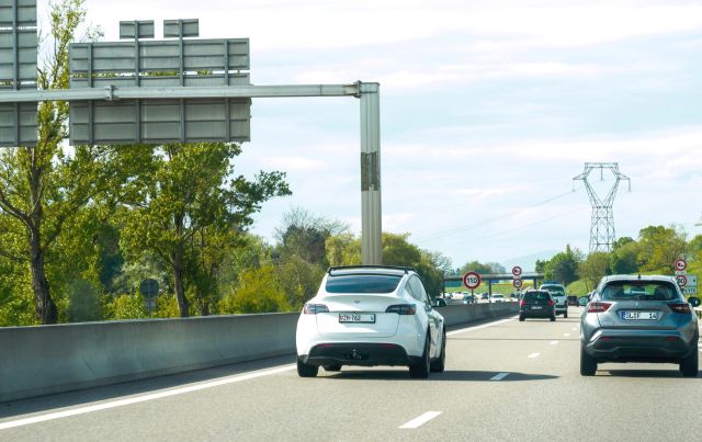 "Just witnessed my Tesla’s FSD save the day!"