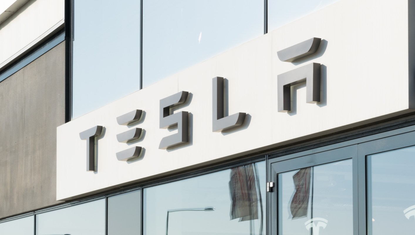 When the Tesla pulled up, a human operator was sitting in the driver’s seat as a safety monitor.