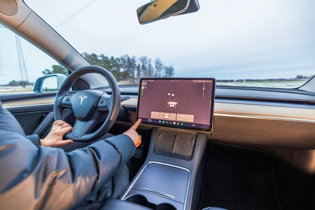 The move will bring an enhanced Full Self-Driving visualization to the reverse view.