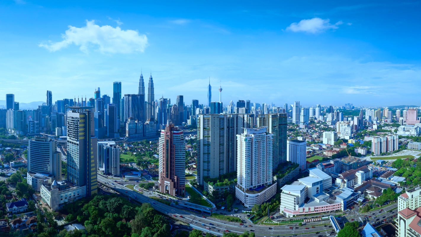 "There are still hazar­dous components in the device that require proper treatment and disposal."