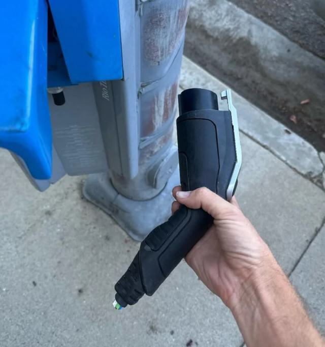 Reddit commenters had a sense of humor about the situation.