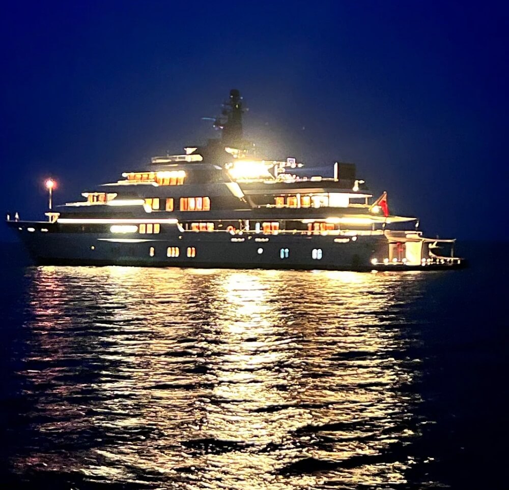 "Never confuse wealth with taste."