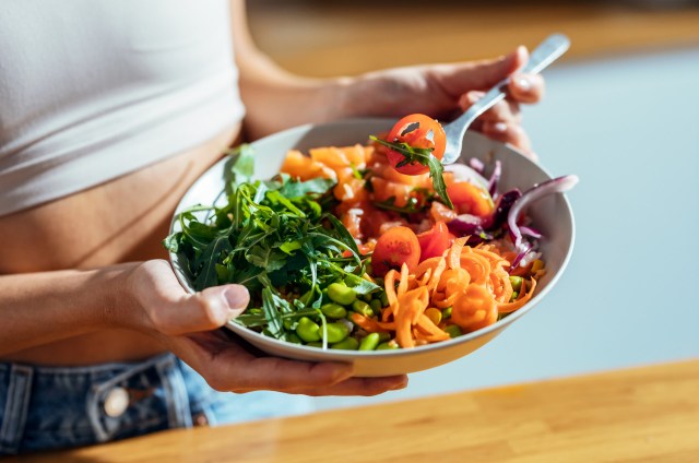 It increases the diversity of gut microbes.