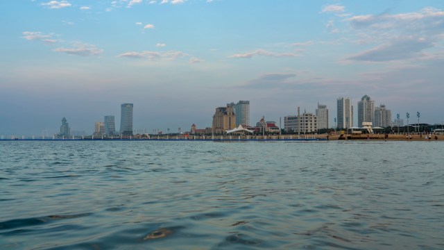 Officials in China recently announced the construction of a huge 1.8-gigawatt floating solar energy project in the Bohai Sea.