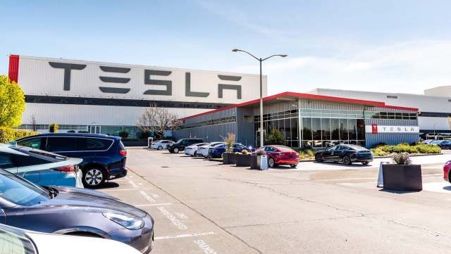 Recent footage from both Tesla's Fremont Factory and Gigafactory in Texas implies changes may be being made and tests run on the new Cybercab.