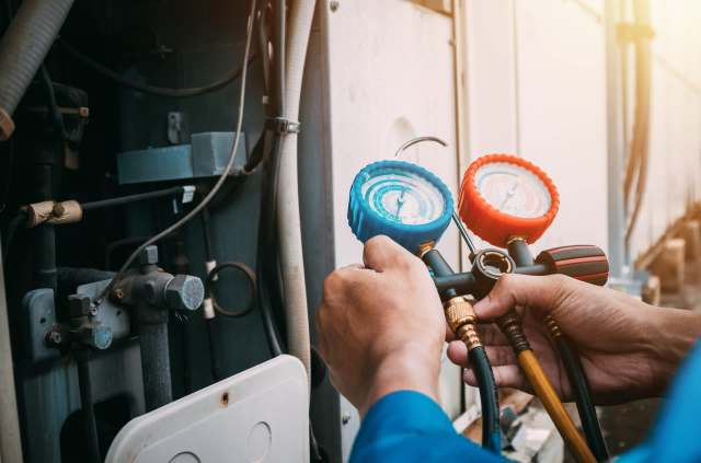 After a homeowner fell victim to a scam, Reddit users shared advice about how to find a trustworthy HVAC company.