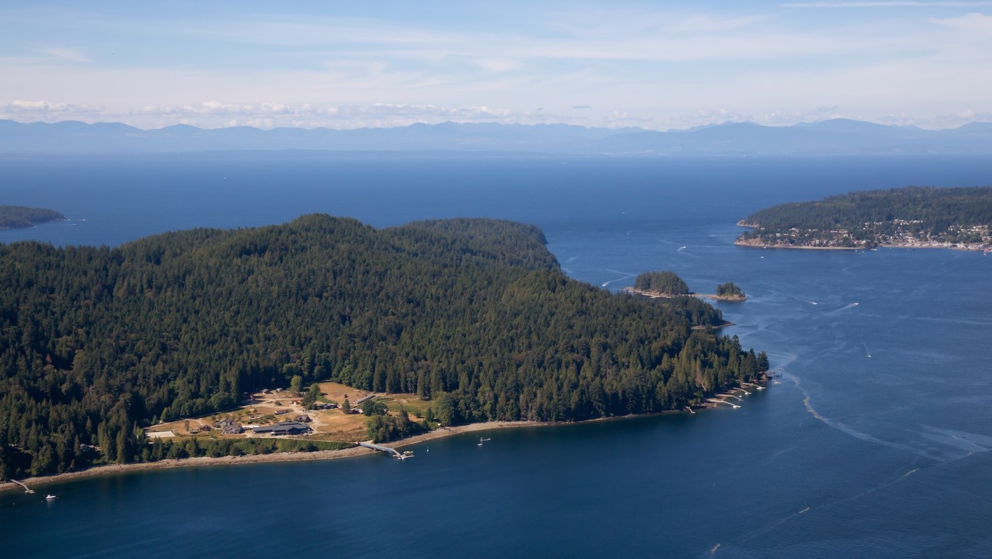 The three-story residence catches attention with its stacked cube shapes.