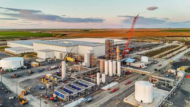 Sila, a battery materials startup founded by former Tesla engineer Gene Berdichevsky, has just powered up its first large-scale production plant in Moses Lake, Washington.