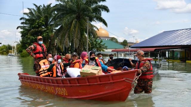 Rising global temperatures are leading to increased migration from regions with warmer climates, research shows.