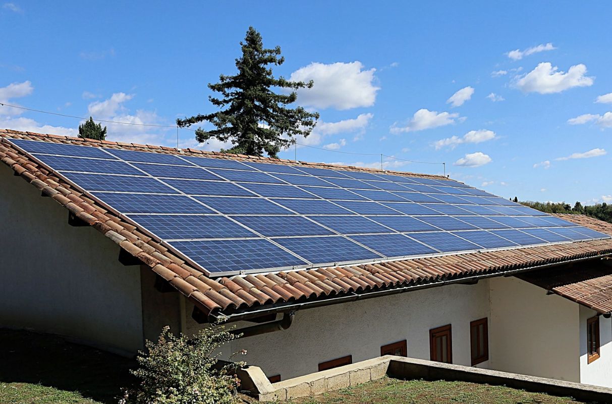 One homeowner shared their nightmare scenario involving a solar panel leasing company to help others.