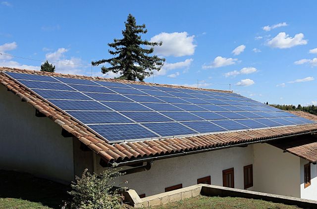 One homeowner shared their nightmare scenario involving a solar panel leasing company to help others.