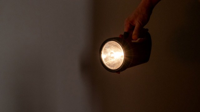 A Redditor shared valuable lessons learned after spending three days without power, highlighting how solar power systems provide reliable backup energy.