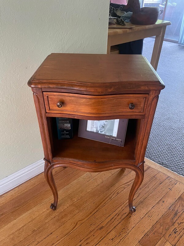 One lucky Redditor shares a story about scoring two Drexel nightstands for free at a curbside pickup.