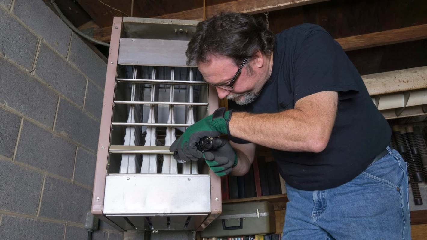 One Redditor told the r/heatpumps subreddit that a contractor advised them against installing a heat pump.