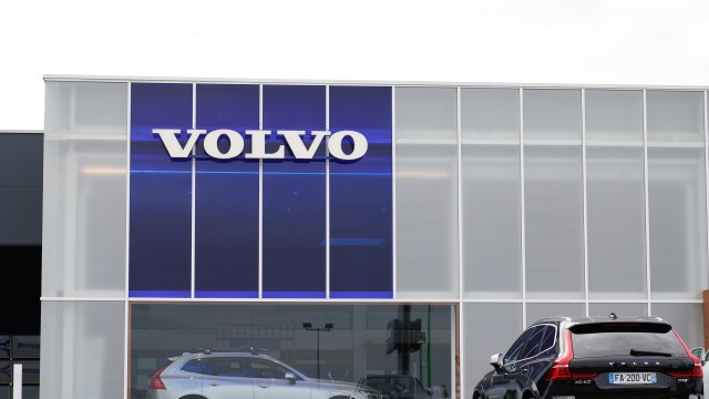 Volvo has a new electric vehicle hitting the streets of China, and it's the new XC70 plug-in hybrid SUV.