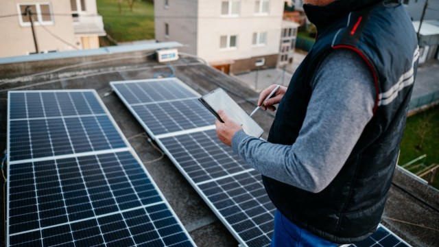 One Reddit user explained why leasing solar panels is a reasonable option for homeowners who can't afford to buy them.