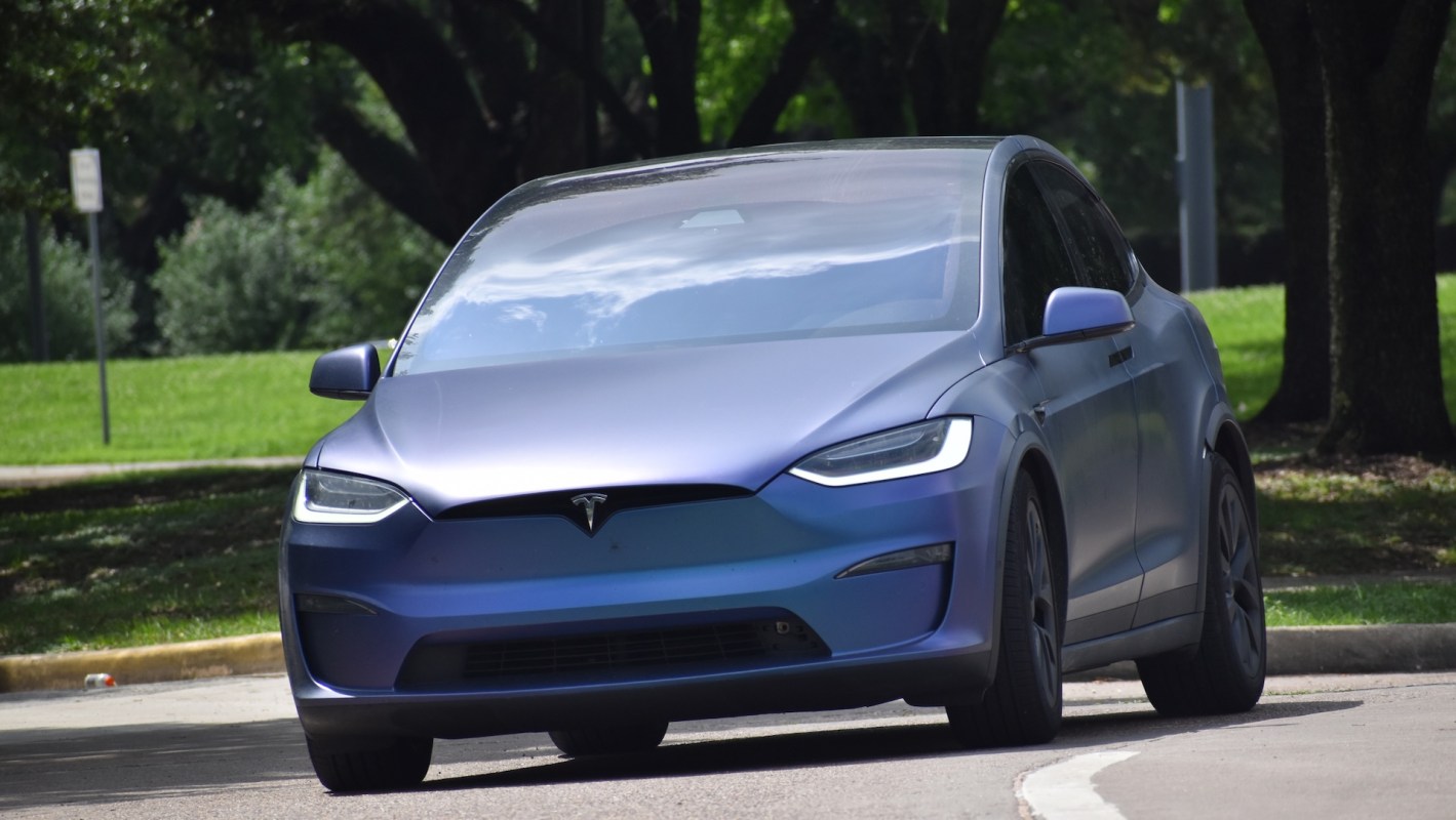 One Tesla owner showed just how much range he's lost after seven years of driving his Model X.
