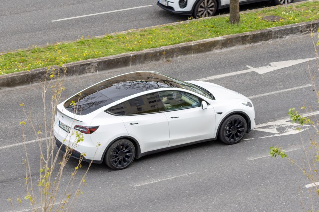 In an effort to improve the accuracy of the autopilot and Full Self-Driving suites, Tesla has added new vehicle renders that will be available in the coming weeks.