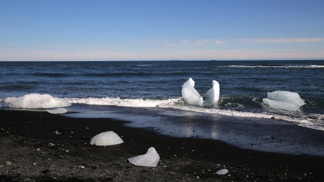 Researchers from Cornell University published a study in Nature Climate Change showing how carbon emissions will impact sea-level rise.