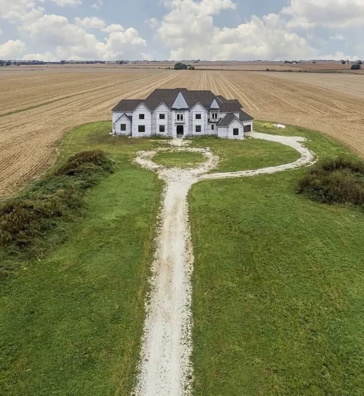 This unfinished Illinois home was put under the microscope on a subreddit dedicated to the 1980's phenomenon called McMansions.