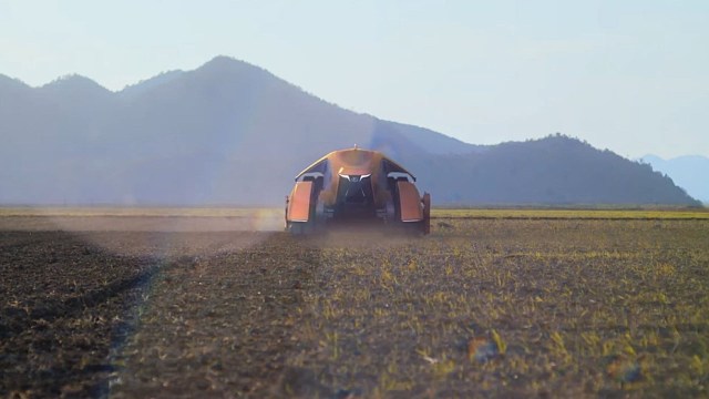 Japan has unveiled its hydrogen-powered, self-driving tractor.