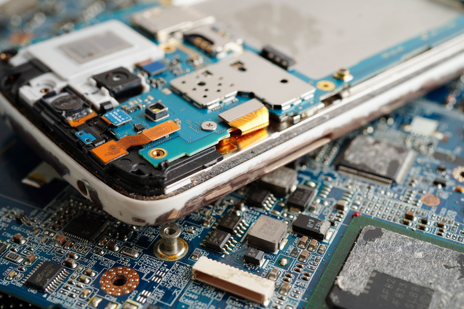 Researchers make incredible breakthrough that could solve major problem with modern devices: 'They become obsolete'