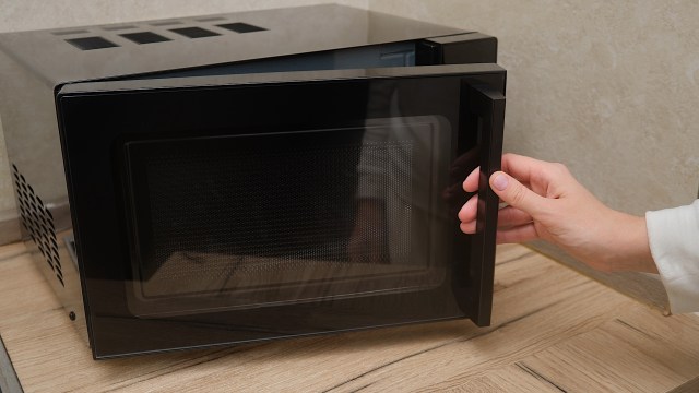 One chef says plastic takeout containers should never be microwaved. Find out why it's crucial to heed this warning.