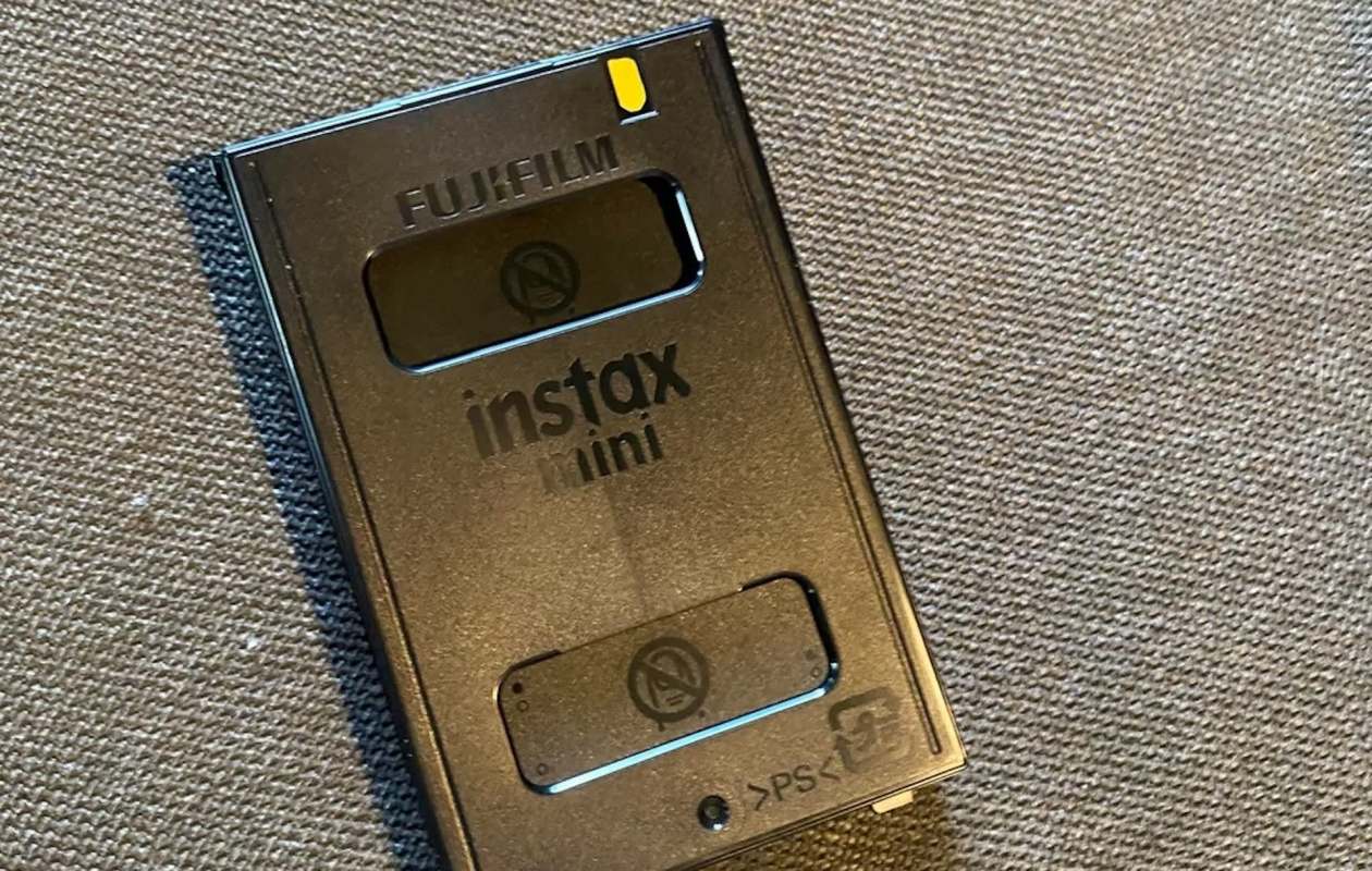 One Redditor found a cool way to repurpose an old film case as a picture frame.