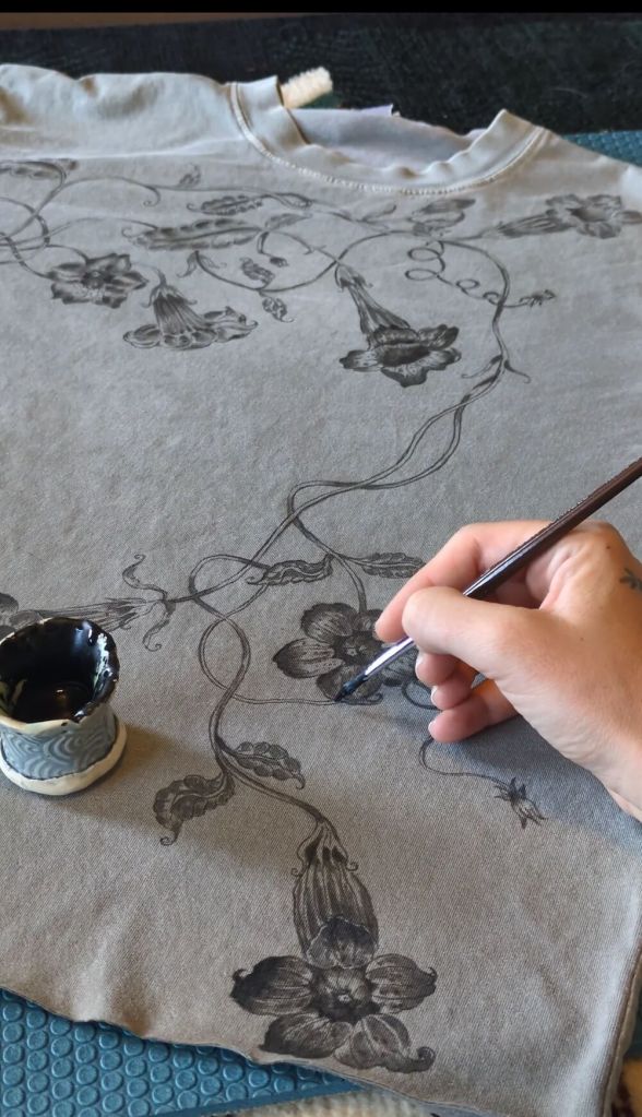 One Redditor shared their experience of transforming an old, thrifted t-shirt into stunning, upcycled fashion.