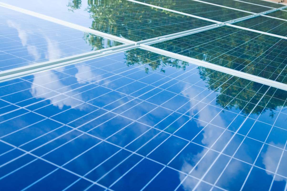 Learn how to save big on solar panel installation costs with the help of EnergySage and other free services for homeowners.