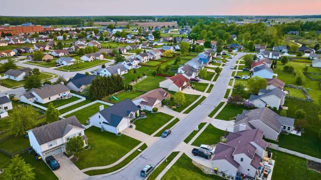 One Kansas homeowner was eager to get solar panels despite the resistance of their HOA, and turned to Reddit for help convincing their board.