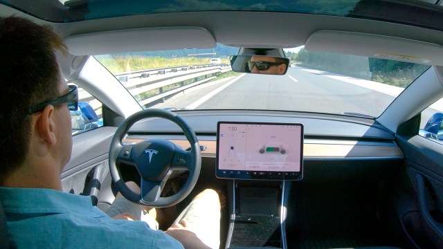 Tesla's latest software update for its Full Self-Driving system includes an ability for vehicles to automatically recover from sudden interruptions.