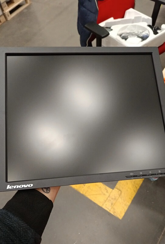 One Redditor shared their experience of dumpster-diving for e-waste treasure, illustrating the environmental problem of electronic waste.