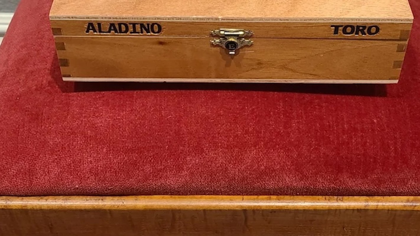 A clever and cost-saving tea storage hack was shared by a crafty Redditor, who found a new way to upcycle a cigar box.