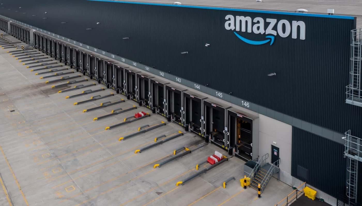 One former Amazon employee shared their experience working as a delivery driver and how they quit after just one day.