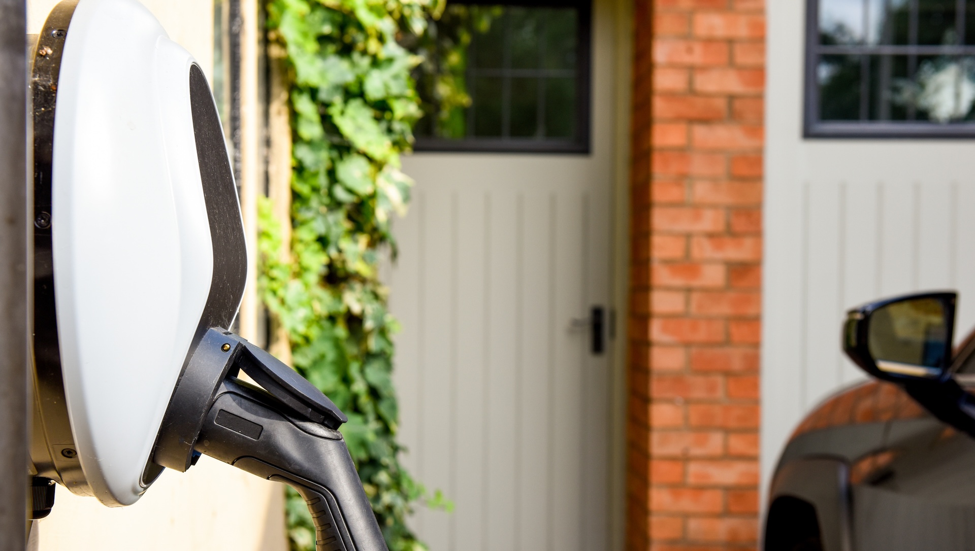 One Redditor shared their incredibly positive experience with Qmerit, a company that installs home EV chargers.