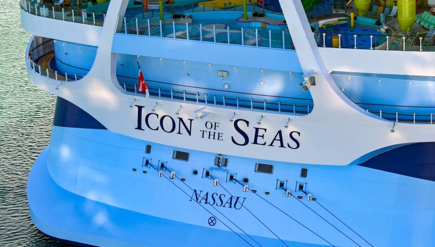 The Royal Caribbean's Icon of the Seas took the spotlight on Reddit, with critics discussing its massive size.