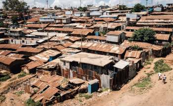 In Kawangware, one of the largest informal settlements in Nairobi, Kenya, residents are facing worsening droughts and floods.