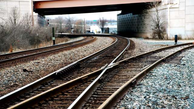 Autonomous all-electric train cars may soon help deliver freight more effectively, thanks to Parallel Systems.