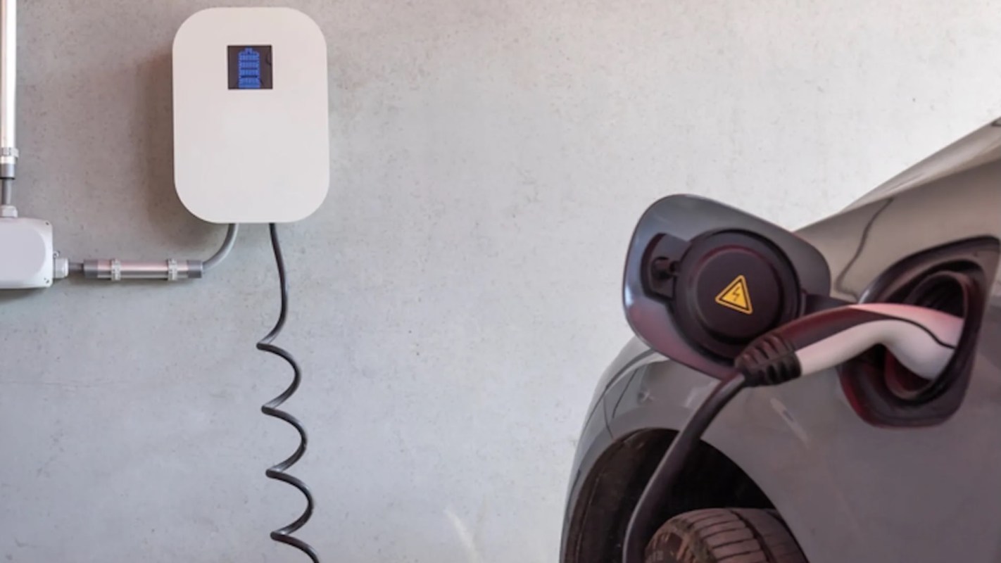 One Redditor shared their experience with a Qmerit install, detailing how they got a free home electric vehicle charger installation.