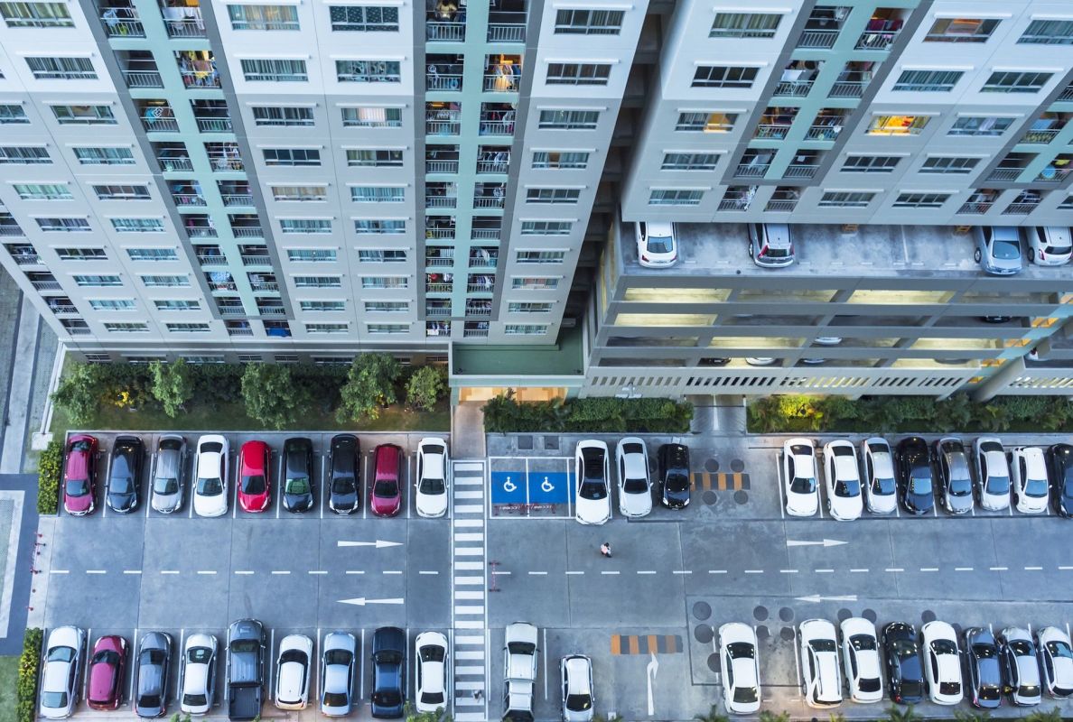 One Redditor is asking for help with their neighbor's idling truck, which is emitting a toxic cloud of exhaust fumes.