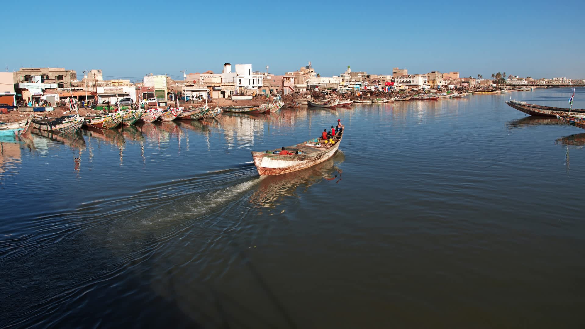 New report uncovers disturbing side effects of offshore energy platform: 'Now we just work to survive'