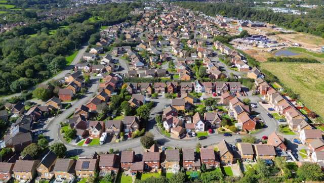 The Department for Energy Security and Net Zero granted approval for the Stonestreet Green Solar project in Kent, which promises to produce 99.9 megawatts of peak power.