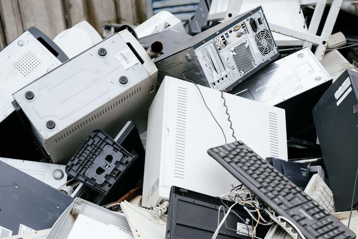 A Redditor found two working ThinkPad laptops in their school's e-waste bin.