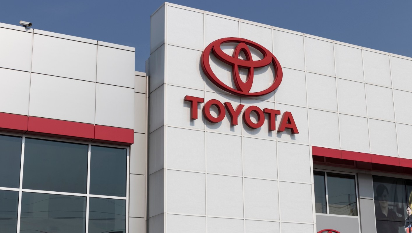 Toyota and Sumitomo Metal Mining are working on a cathode material for a next-generation solid-state battery for electric vehicles.